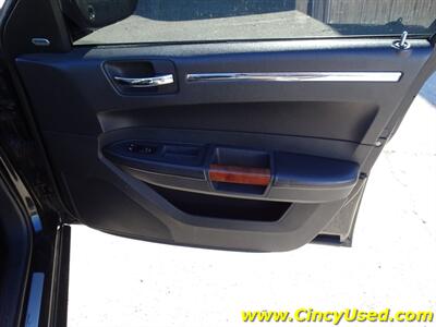2010 Chrysler 300C   - Photo 26 - Cincinnati, OH 45255