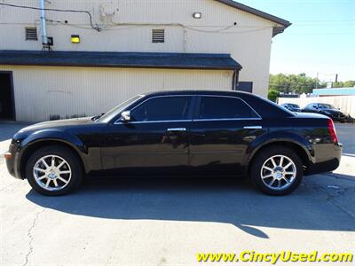 2010 Chrysler 300C   - Photo 7 - Cincinnati, OH 45255