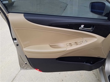 2011 Hyundai Sonata Limited   - Photo 29 - Cincinnati, OH 45255
