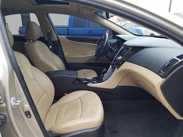 2011 Hyundai Sonata Limited   - Photo 10 - Cincinnati, OH 45255