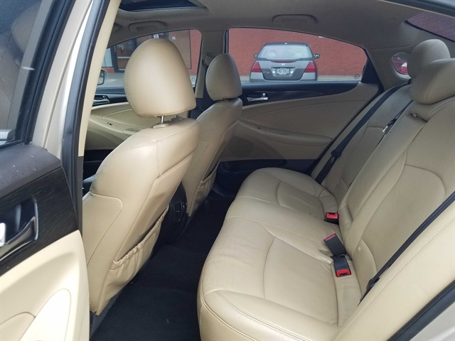 2011 Hyundai Sonata Limited   - Photo 14 - Cincinnati, OH 45255