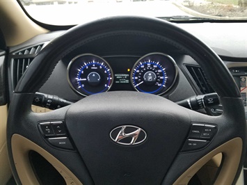 2011 Hyundai Sonata Limited   - Photo 22 - Cincinnati, OH 45255