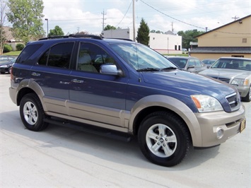 2004 Kia Sorento LX   - Photo 1 - Cincinnati, OH 45255