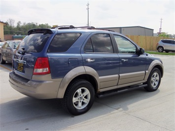 2004 Kia Sorento LX   - Photo 6 - Cincinnati, OH 45255