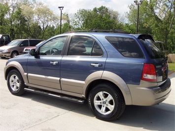 2004 Kia Sorento LX   - Photo 4 - Cincinnati, OH 45255