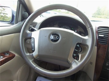 2004 Kia Sorento LX   - Photo 20 - Cincinnati, OH 45255