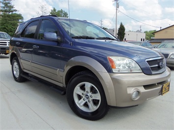 2004 Kia Sorento LX   - Photo 10 - Cincinnati, OH 45255