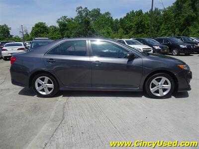 2014 Toyota Camry SE  2.5L I4 FWD - Photo 3 - Cincinnati, OH 45255