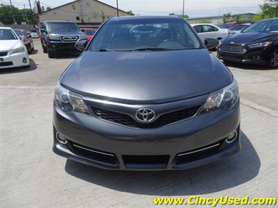 2014 Toyota Camry SE  2.5L I4 FWD - Photo 11 - Cincinnati, OH 45255