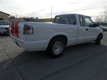 1998 Chevrolet S-10 LS   - Photo 13 - Cincinnati, OH 45255