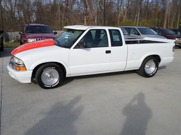 1998 Chevrolet S-10 LS   - Photo 3 - Cincinnati, OH 45255