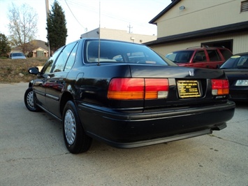 1992 HONDA ACCORD   - Photo 12 - Cincinnati, OH 45255