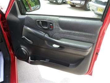 2000 Chevrolet S-10 LS   - Photo 17 - Cincinnati, OH 45255