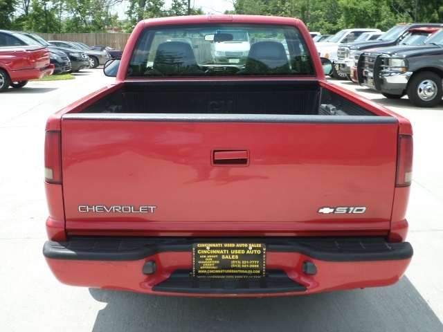 2000 Chevrolet S-10 LS - Photo 5 - Cincinnati, OH 45255