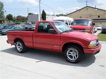 2000 Chevrolet S-10 LS   - Photo 1 - Cincinnati, OH 45255