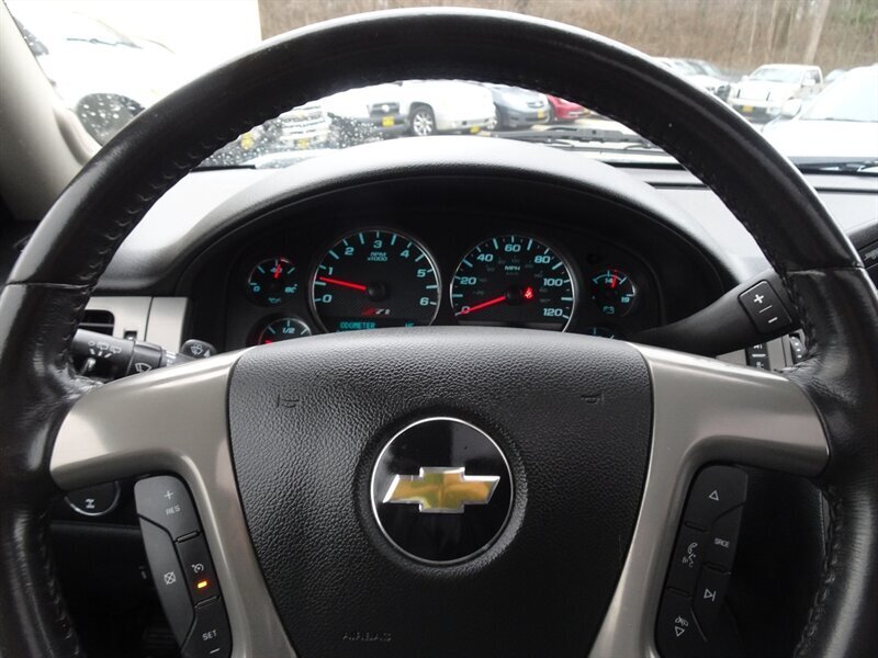2011 Chevrolet Suburban LT 1500 Z71 - Photo 36 - Cincinnati, OH 45255