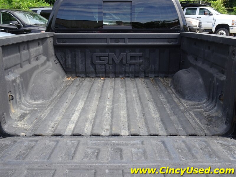 2017 GMC Canyon SLE - Photo 8 - Cincinnati, OH 45255