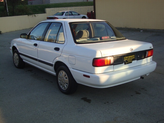 nissan sentra 1994 white