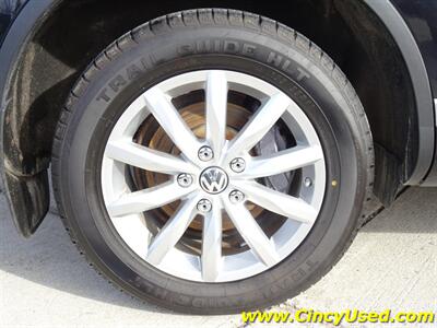 2016 Volkswagen Touareg VR6 Lux   - Photo 24 - Cincinnati, OH 45255