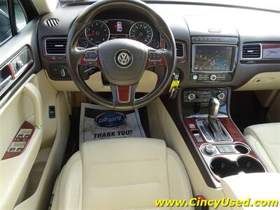 2016 Volkswagen Touareg VR6 Lux   - Photo 10 - Cincinnati, OH 45255