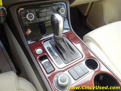 2016 Volkswagen Touareg VR6 Lux   - Photo 18 - Cincinnati, OH 45255