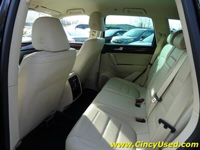 2016 Volkswagen Touareg VR6 Lux   - Photo 14 - Cincinnati, OH 45255
