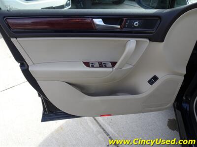2016 Volkswagen Touareg VR6 Lux   - Photo 26 - Cincinnati, OH 45255