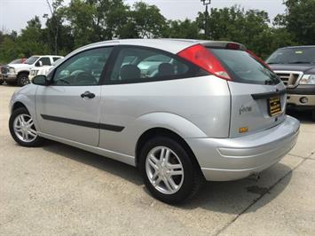 2003 Ford Focus ZX3   - Photo 12 - Cincinnati, OH 45255