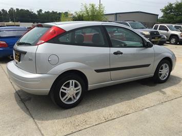 2003 Ford Focus ZX3   - Photo 6 - Cincinnati, OH 45255