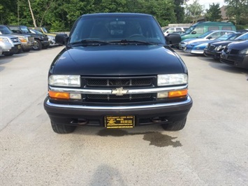 2002 Chevrolet S-10 LS   - Photo 2 - Cincinnati, OH 45255