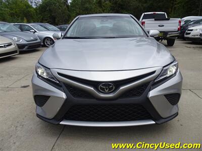 2019 Toyota Camry SE  2.5L I4 FWD - Photo 2 - Cincinnati, OH 45255