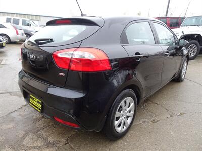 2015 Kia Rio 5-Door LX  1.6L I4 FWD - Photo 5 - Cincinnati, OH 45255