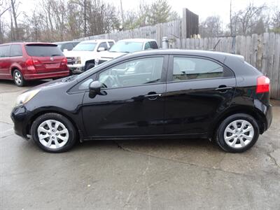 2015 Kia Rio 5-Door LX  1.6L I4 FWD - Photo 8 - Cincinnati, OH 45255