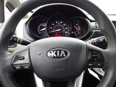 2015 Kia Rio 5-Door LX  1.6L I4 FWD - Photo 10 - Cincinnati, OH 45255