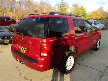 2005 Ford Explorer XLT   - Photo 6 - Cincinnati, OH 45255