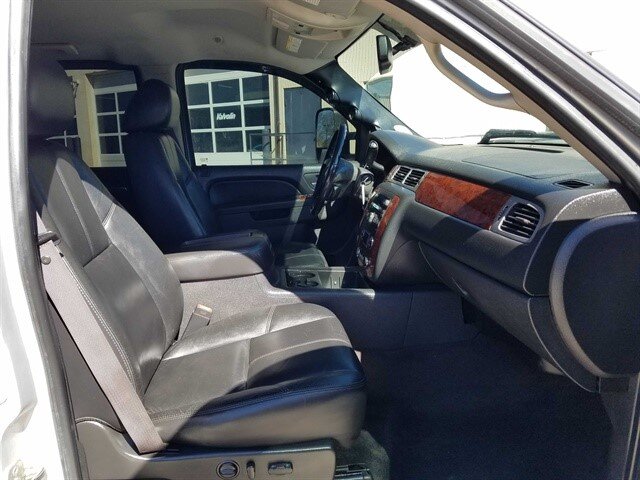 2011 Chevrolet Silverado 3500HD LTZ   - Photo 10 - Cincinnati, OH 45255