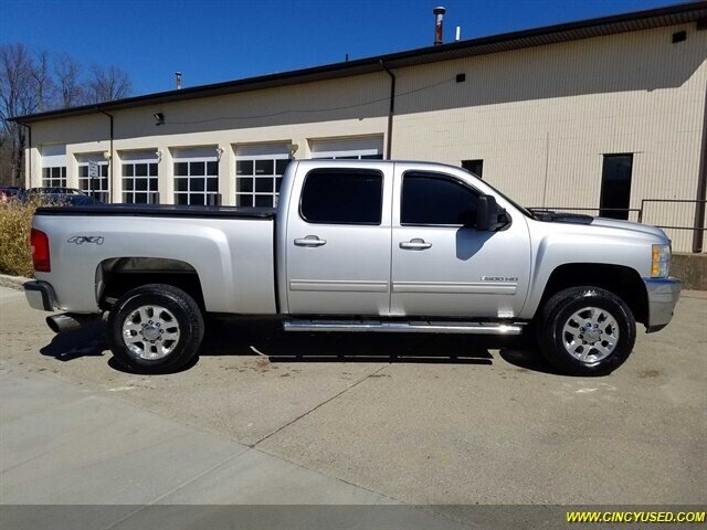 2011 Chevrolet Silverado 3500HD LTZ   - Photo 8 - Cincinnati, OH 45255