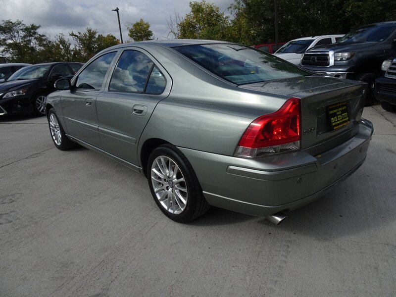 2007 Volvo S60 2.5L I5 Turbo FWD - Photo 8 - Cincinnati, OH 45255