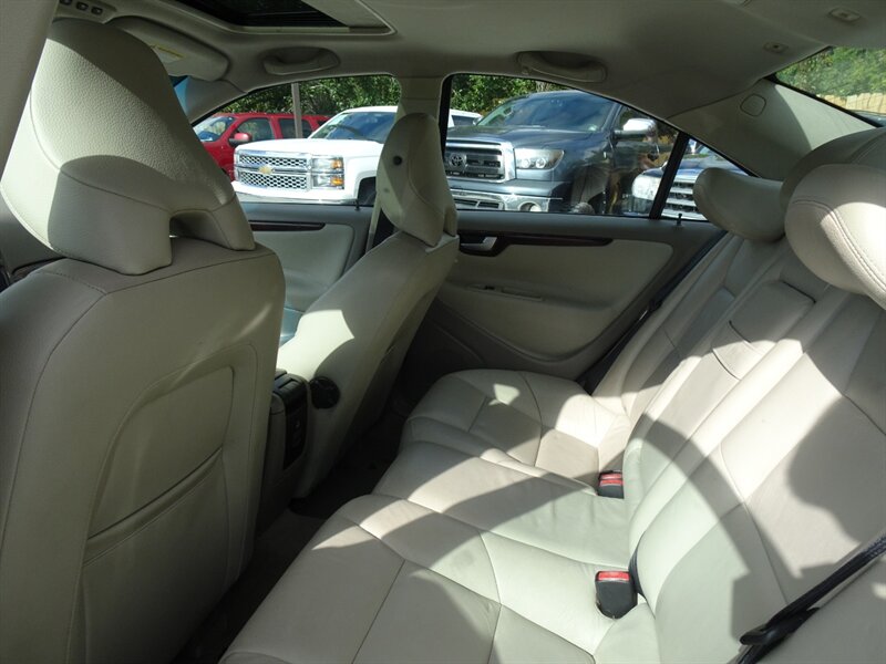 2007 Volvo S60 2.5L I5 Turbo FWD - Photo 11 - Cincinnati, OH 45255