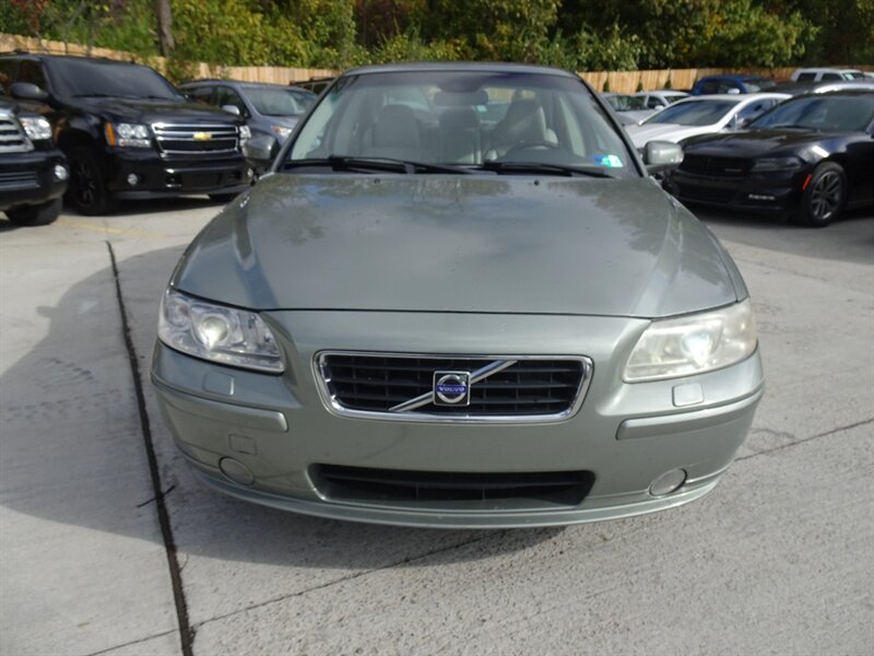 2007 Volvo S60 2.5L I5 Turbo FWD - Photo 2 - Cincinnati, OH 45255