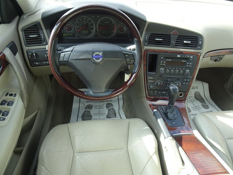 2007 Volvo S60 2.5L I5 Turbo FWD - Photo 9 - Cincinnati, OH 45255