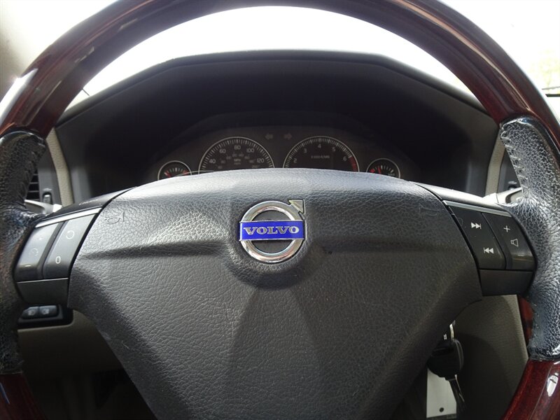 2007 Volvo S60 2.5L I5 Turbo FWD - Photo 17 - Cincinnati, OH 45255