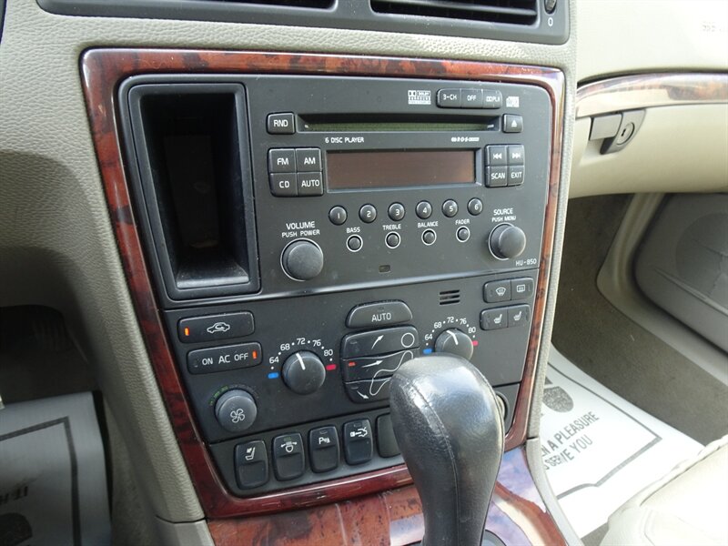 2007 Volvo S60 2.5L I5 Turbo FWD - Photo 16 - Cincinnati, OH 45255