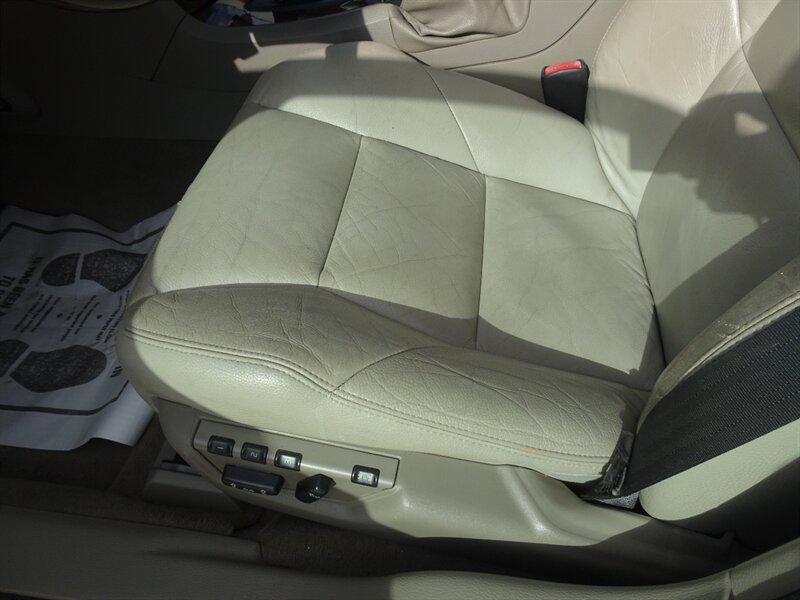 2007 Volvo S60 2.5L I5 Turbo FWD - Photo 23 - Cincinnati, OH 45255