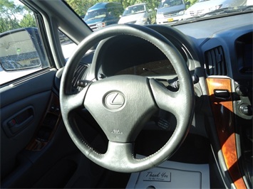 1999 Lexus RX 300   - Photo 19 - Cincinnati, OH 45255