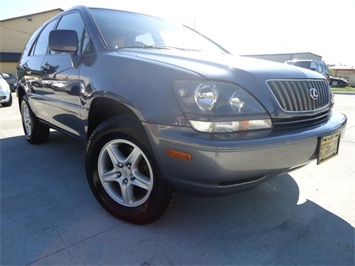 1999 Lexus RX 300   - Photo 10 - Cincinnati, OH 45255