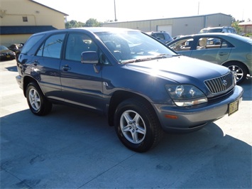 1999 Lexus RX 300   - Photo 1 - Cincinnati, OH 45255