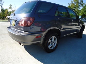 1999 Lexus RX 300   - Photo 13 - Cincinnati, OH 45255