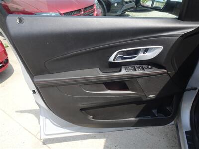 2012 Chevrolet Equinox LT  3.0L V6 AWD - Photo 22 - Cincinnati, OH 45255