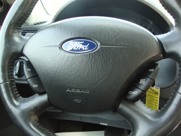 2005 Ford Focus ZX5 SES   - Photo 17 - Cincinnati, OH 45255